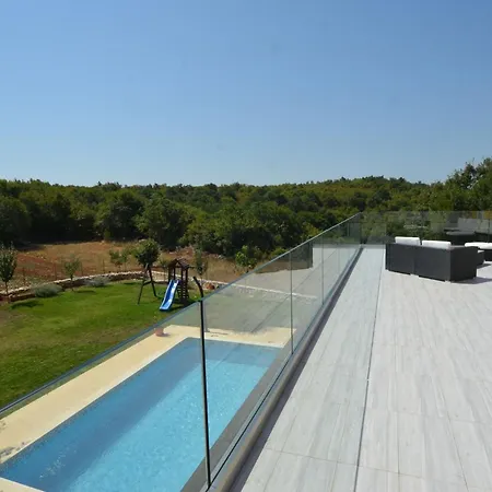 Exquisite Secluded With Pool Vila *