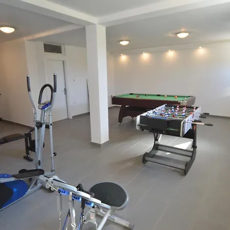 Villa Exquisite Secluded With Pool Kanfanar