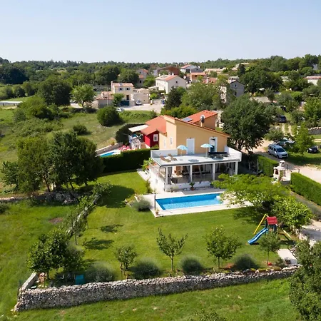 Vila Exquisite Secluded With Pool *