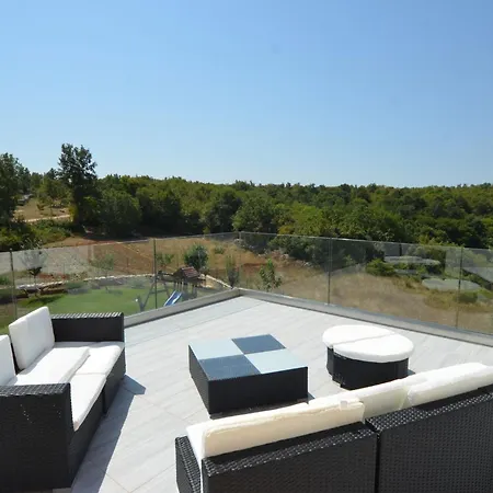 Exquisite Secluded With Pool Kanfanar