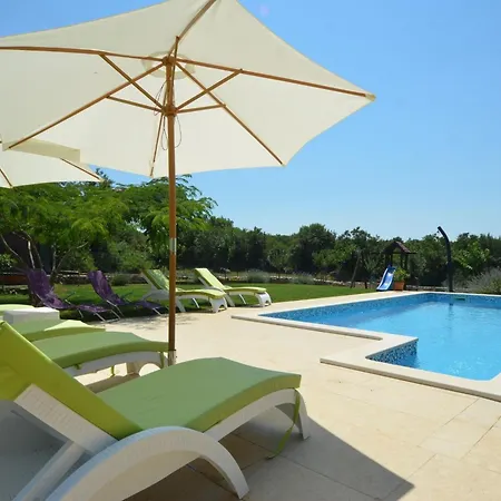 Exquisite Secluded With Pool