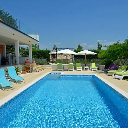 Exquisite Secluded With Pool Kanfanar