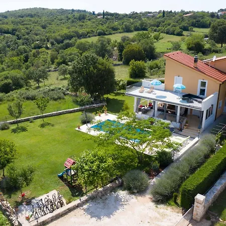Vila Exquisite Secluded With Pool *