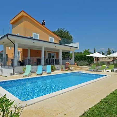 Exquisite Secluded With Pool Kanfanar